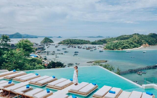 Loccal Collection Hotel