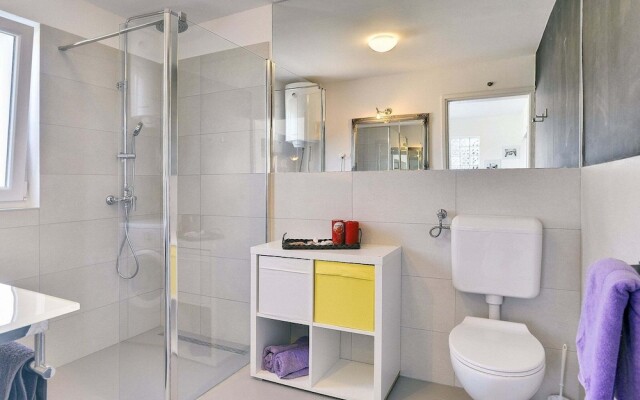 Holiday Home in Liznjan With Private Pool