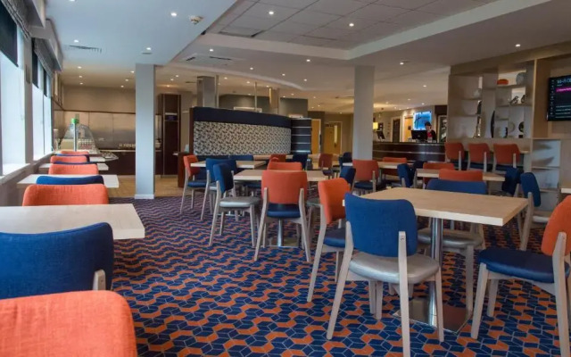 Holiday Inn Express Dunfermline by IHG