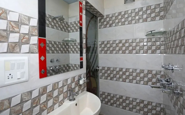 OYO 2629 Hotel Royal Odyssey