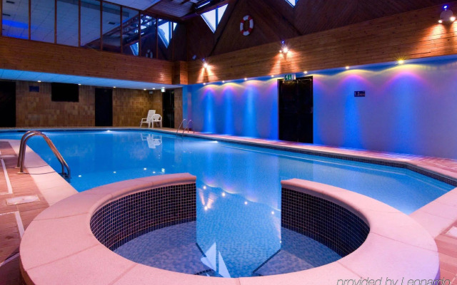 Macdonald Elmers Court Hotel