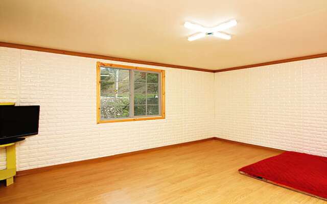 Gapyeong Bamgol Pension