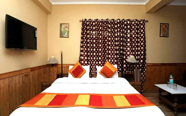 Goroomgo Deluxe Ankur Lake View Nainital