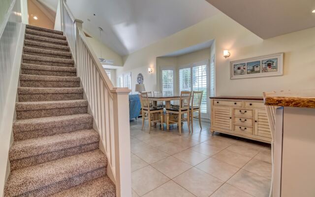 Beach Three Bedroom Villa by Redawning