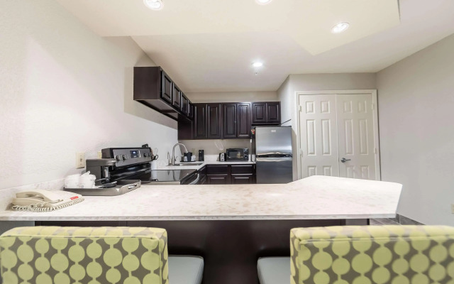 Best Western Plus Sebastian Hotel & Suites