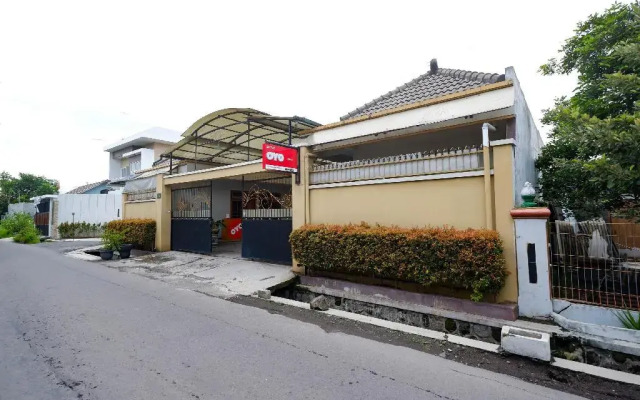 OYO 2737 D'KostNearKraton mangkunegaran