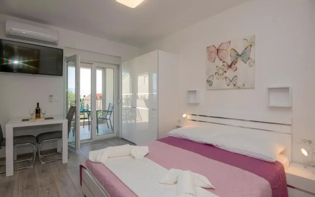 Awesome Apartment in Podaca With Wifi and 2 Bedrooms