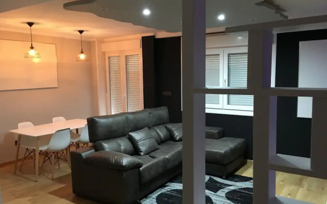 Estupendo Apartamento con Terraza en Calle Romil