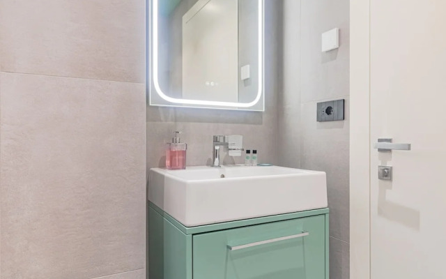 Aurora Apartment in Como