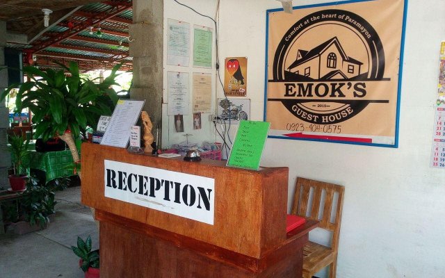 Emok's Guest House - Hostel