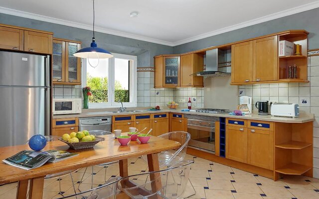Villa Deu Quarterades