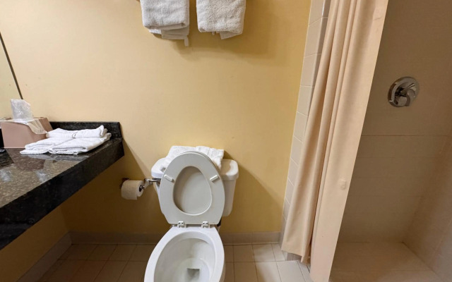 Whispering Pines by Hotel O Whitestone VA