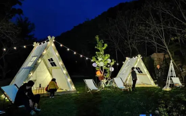 Hidden Mountain Stream · Scenic Luxury Vacation Apartment (Badaling Great Wall)
