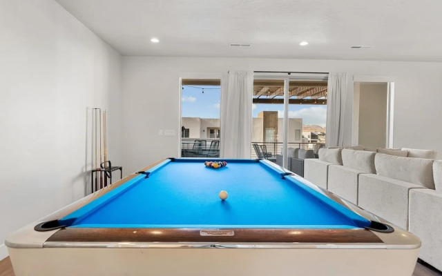 Desert Beachcomber 5 Bedroom Townhouse