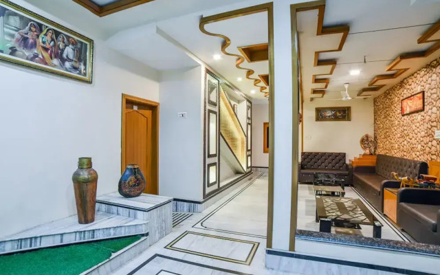 OYO 1942 Hotel Bharat Palace