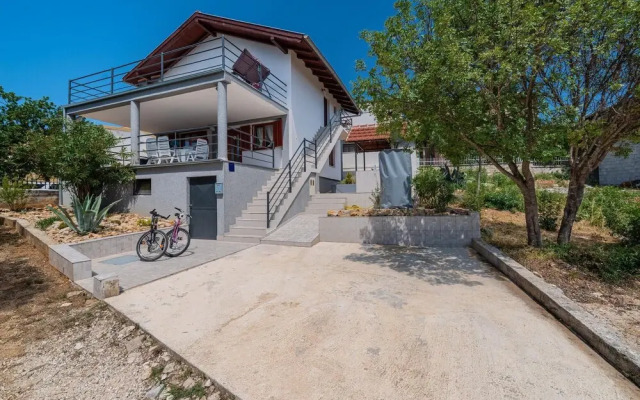 Nice Apartment in Maslenica With 2 Bedrooms and Wifi