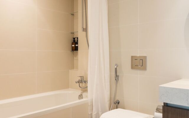 3BD Haven with Sweeping Water Views