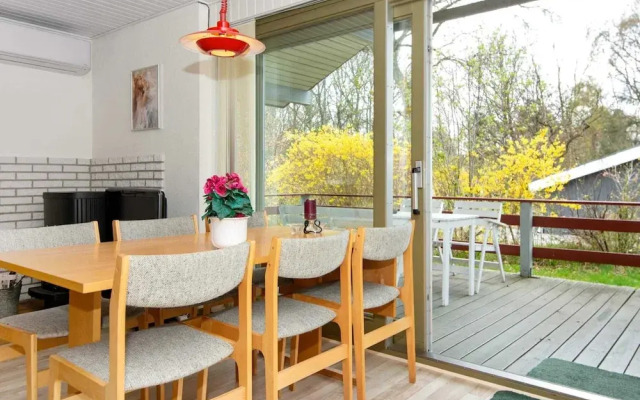 6 Person Holiday Home in Glesborg