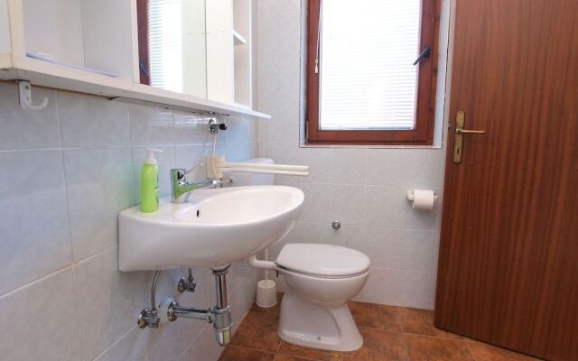 Apartment 990