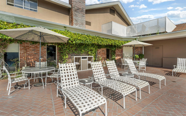 Best Western Plus Carriage Inn