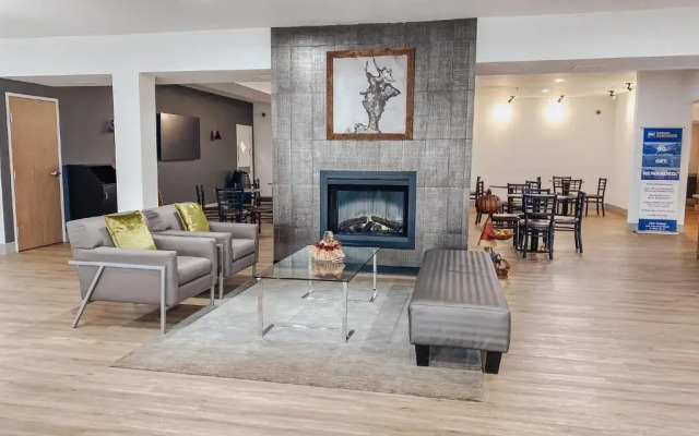 Best Western Plus Peppertree Airport Inn