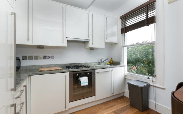 2 BED Flat in Swiss Cottage