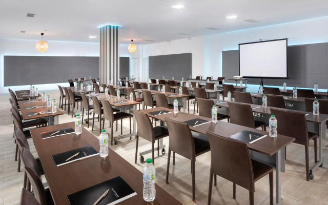 Hotel Madrid Chamartín Affiliated by Meliá
