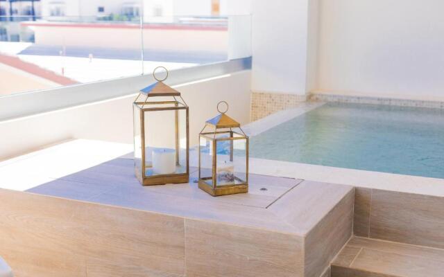 Oceans Views apartment with private jacuzzi, BGSB3