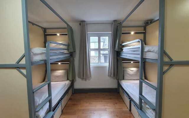 Galway City Hostel & Bar