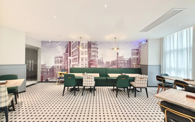 City Comfort Premier Hotel (Luocheng Chengzhong Building)