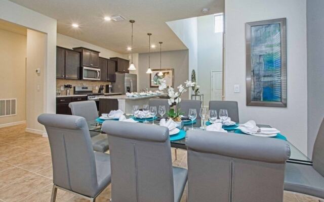 Solterra - 6 Bedrooms House w-pool-7043SR 6 Home by RedAwning