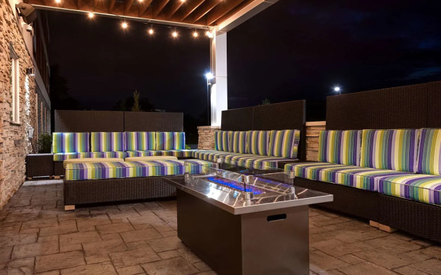 Home2 Suites by Hilton Lincolnshire Chicago