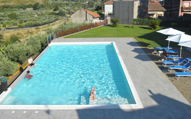 Mauro Home Bed and Relax