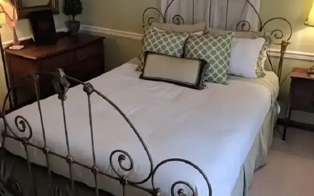 Meadowood Inn