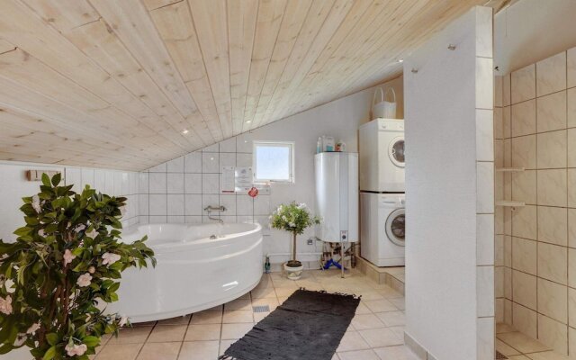 6 Person Holiday Home in Hemmet