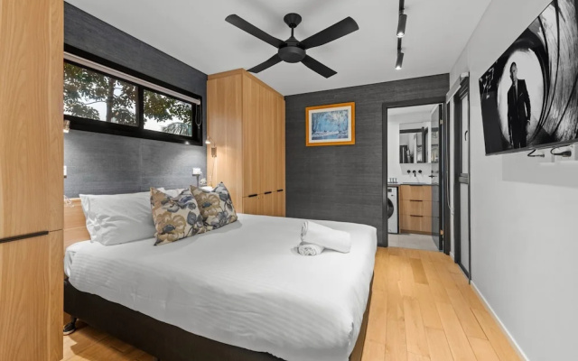 Stylish New Farm Apartment With Courtyard – Guest Rooms – Brisbane