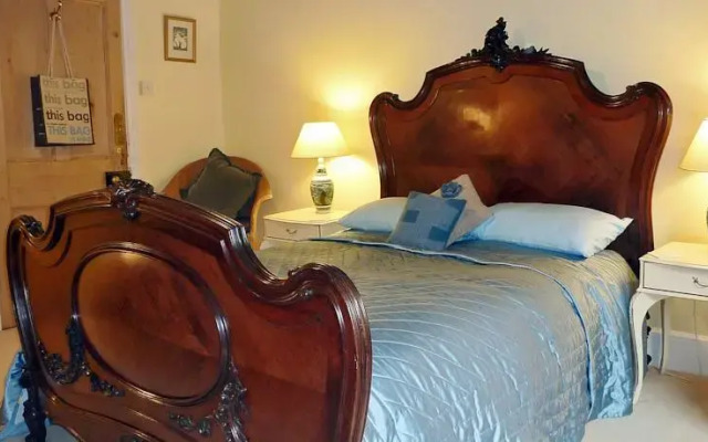 Bedknobs