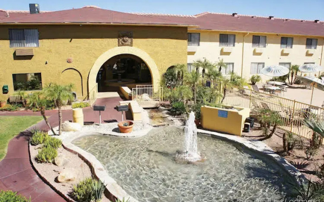 Studio 6 Phoenix Scottsdale West