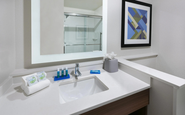 Holiday Inn Express & Suites Bryan - College Station by IHG