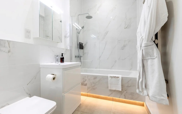 Urban Luxury in the Heart of Chelsea - King Bed!