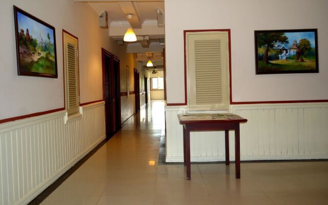 Hotel 63