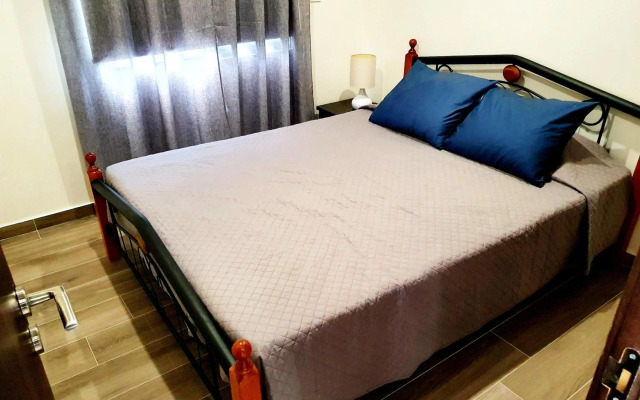 2 Bedroom Cozy Apartment near Tourist Area, 200m from sea