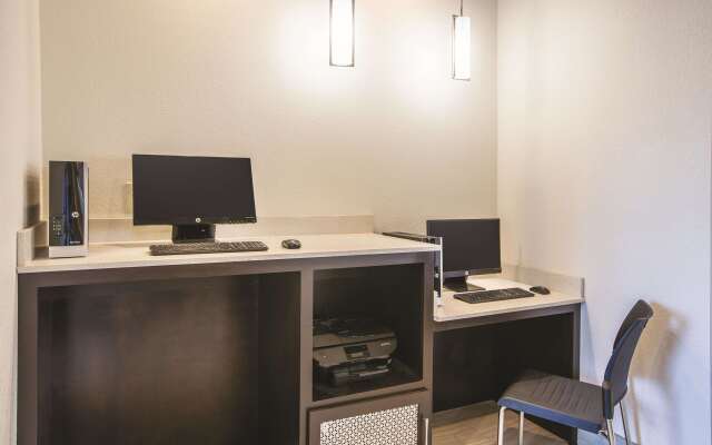 La Quinta Inn & Suites by Wyndham Hattiesburg - I-59