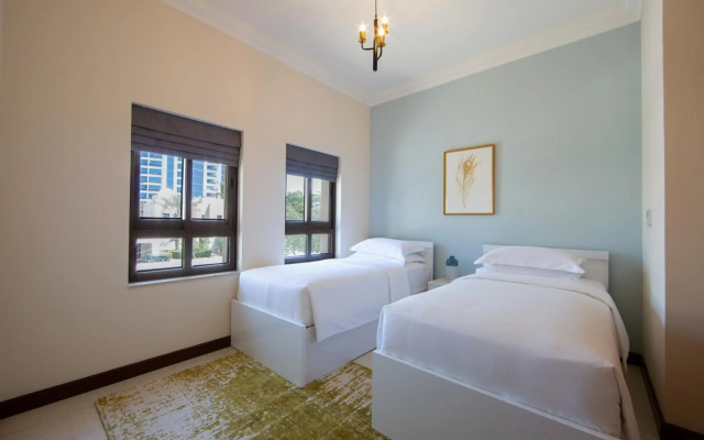 Dubai Creek Villas