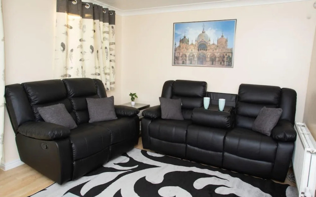 Charming 2-bedroom House