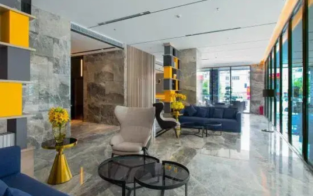 Yishang Hotel (Hechi Yizhou Municipal Center Plaza Branch)