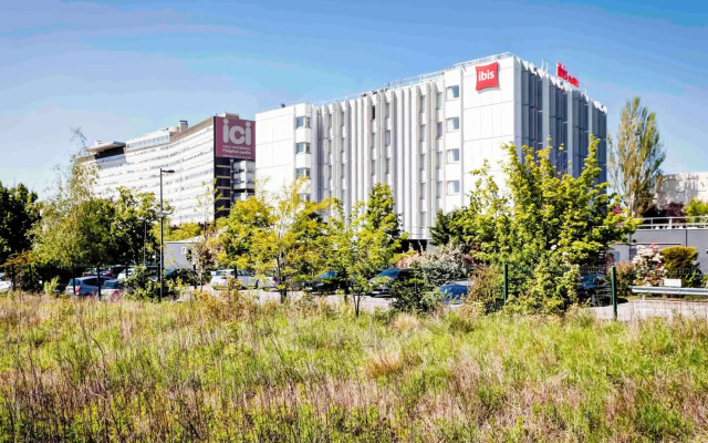ibis Lyon Est Bron