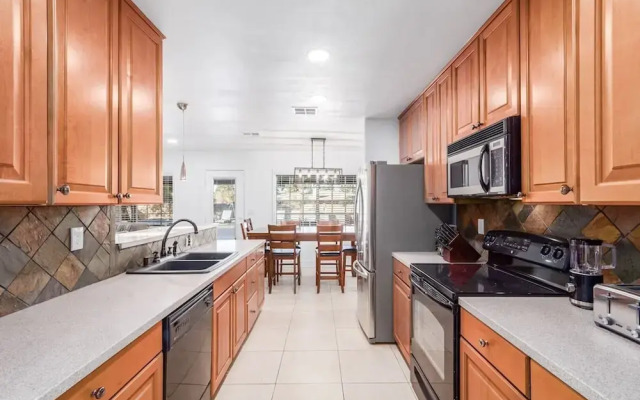 NEW 7bdrm-4ba Million+ Estate W/amazing Amenities