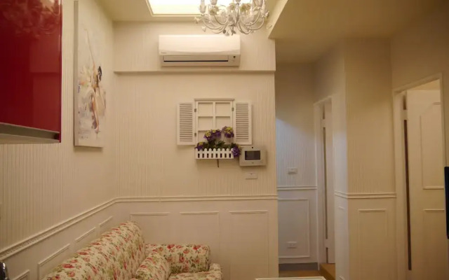 Q Square Apartment