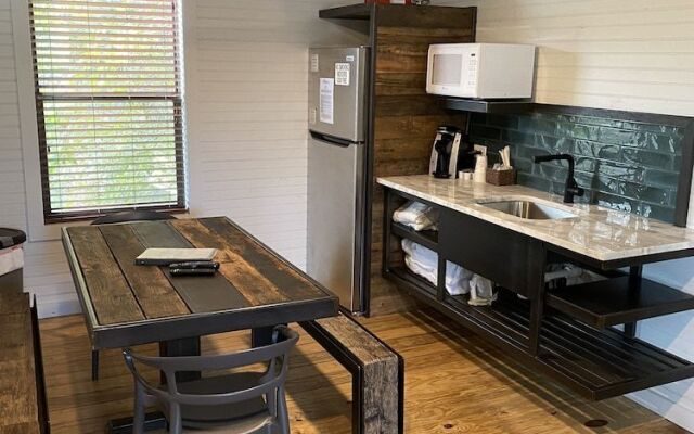 Hideout on the Horseshoe